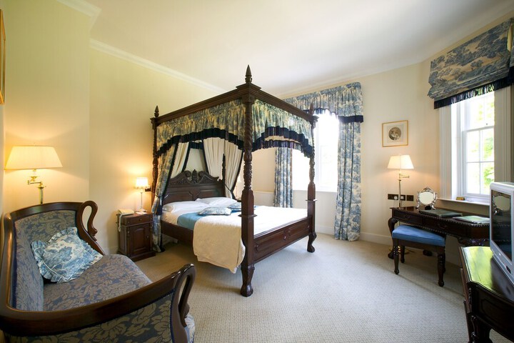 Room 4 of 50