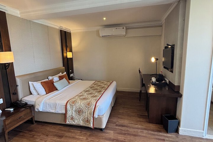 Room 9 of 47