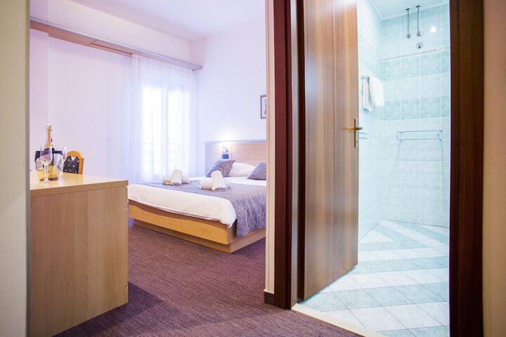 Room 7 of 39