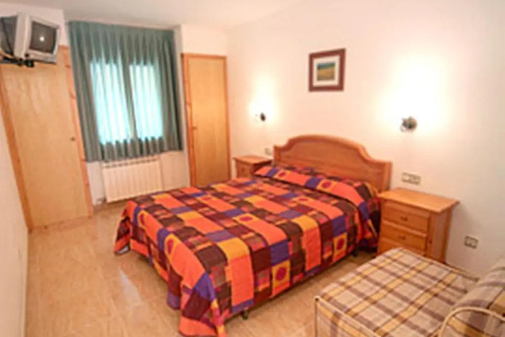 Room 4 of 10