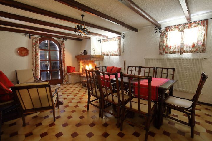 Room 5 of 17