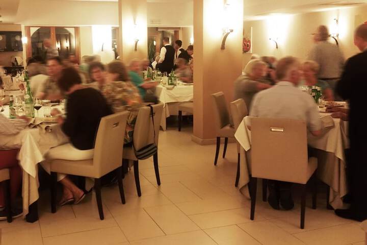 Dining 53 of 71