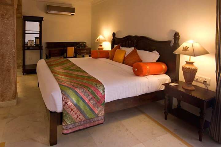 Room 7 of 32