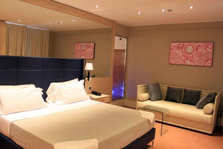 Room 12 of 59
