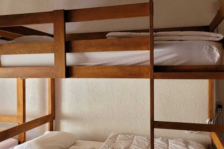 Room 8 of 25