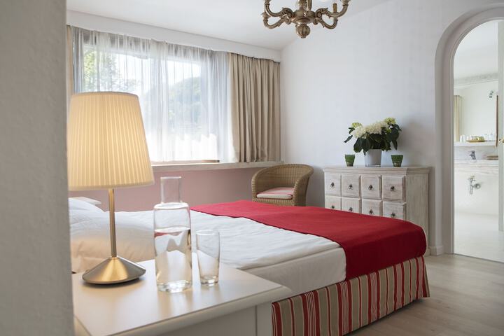 Room 16 of 105