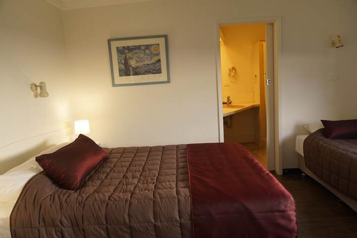 Room 19 of 34