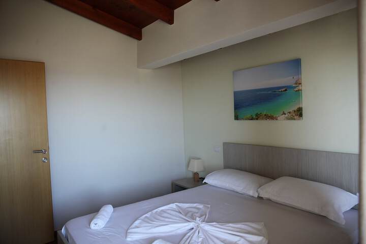Room 15 of 15