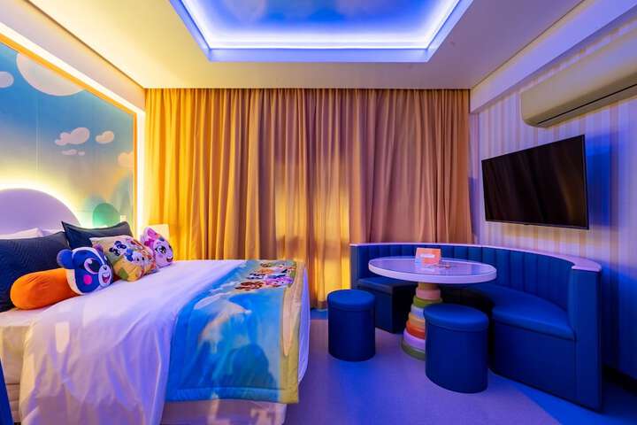 Room 4 of 75