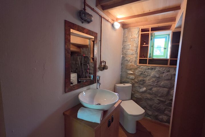 Room 20 of 28