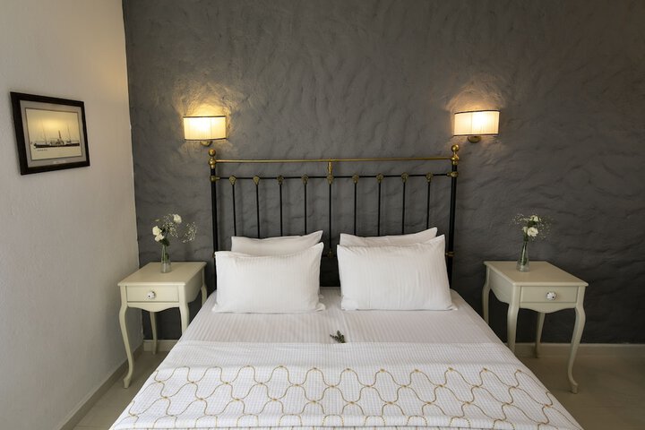 Room 4 of 38