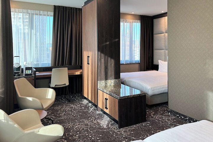 Room 19 of 39