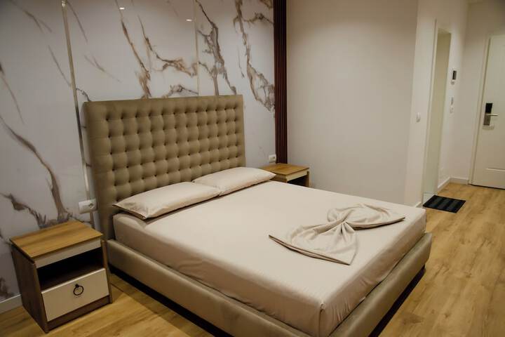 Room 6 of 34