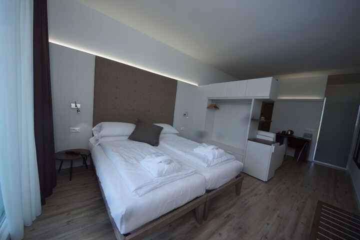 Room 10 of 71