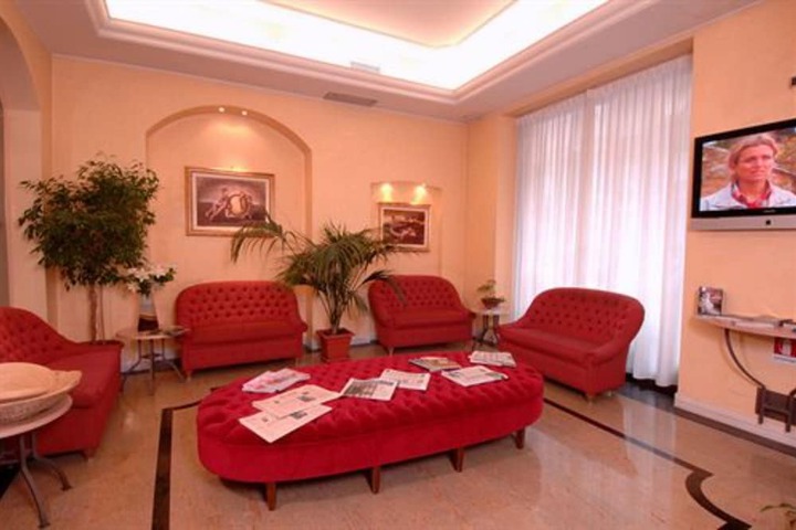 Entrance & Lobby