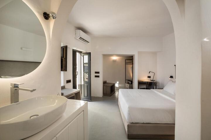 Room 16 of 165