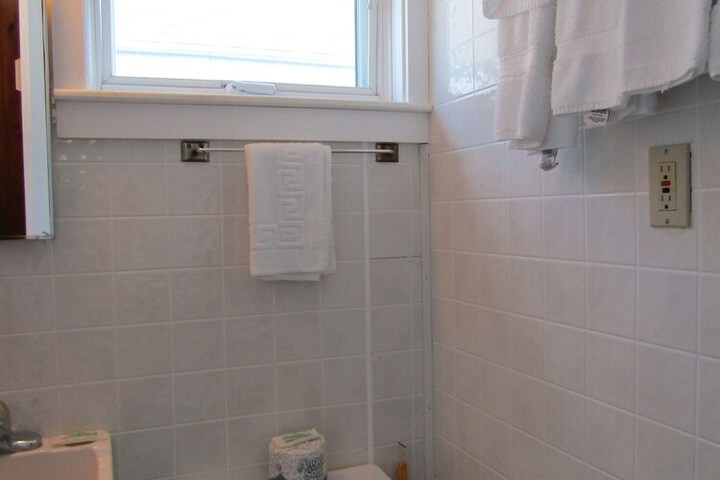 Room 183 of 219