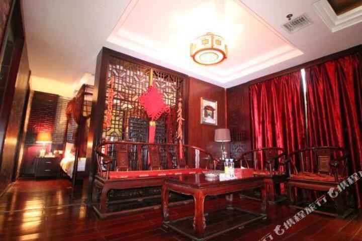 Jiu Long Theme Hotel