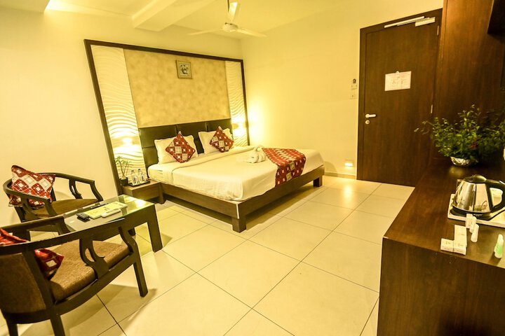 Room 8 of 36