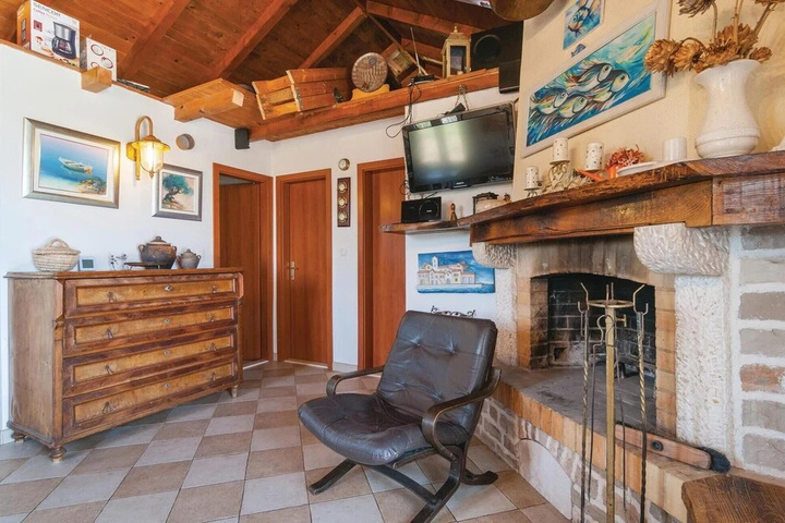Beautiful Home in Postira With 3 Bedrooms and Outdoor Swimming Pool