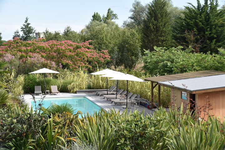 Pool Hotel