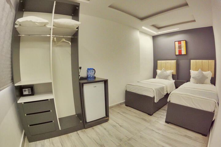 Room 38 of 62