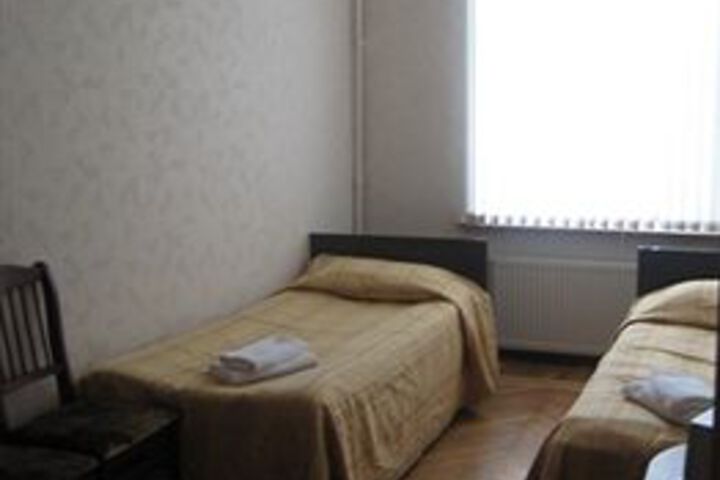 Room 17 of 27