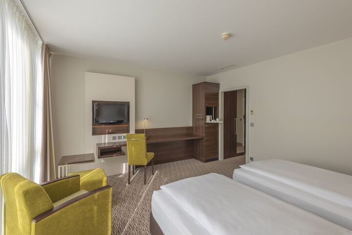 Room 48 of 193