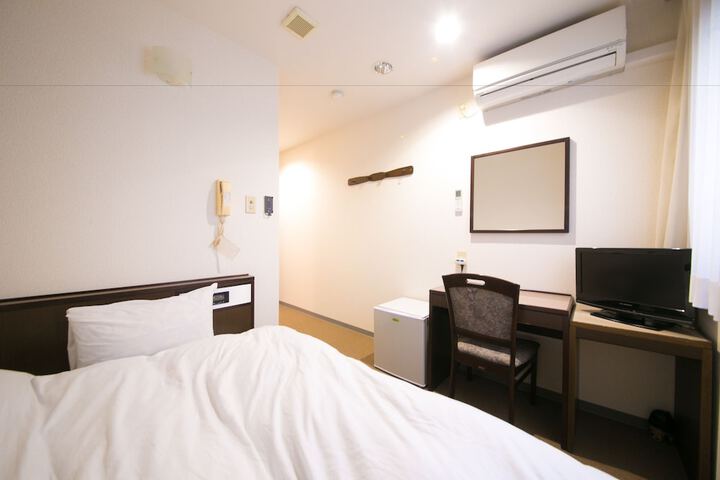 Room 3 of 29