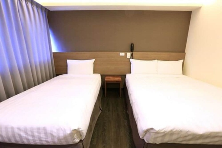 Room 26 of 29