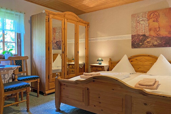Room 2 of 37