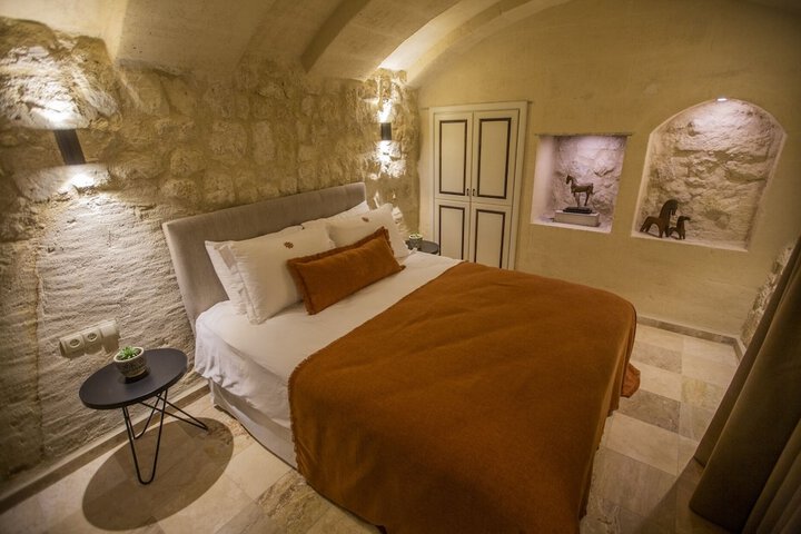 Room 17 of 57