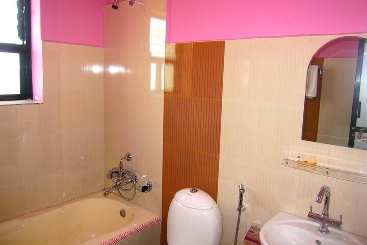 Room 26 of 38