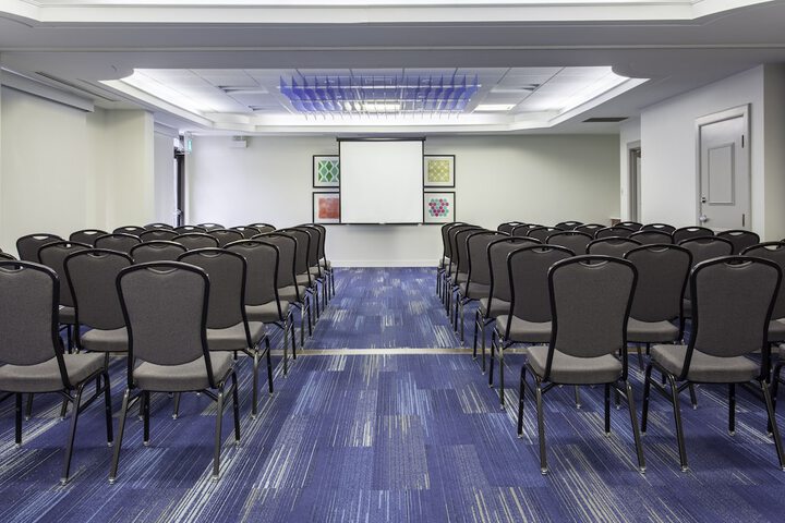 Ballroom/Hall 46 of 55