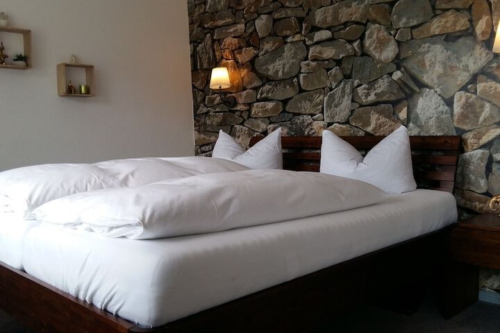 Room 8 of 35