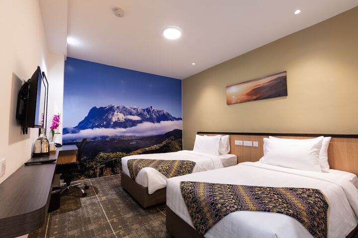 Room 10 of 42