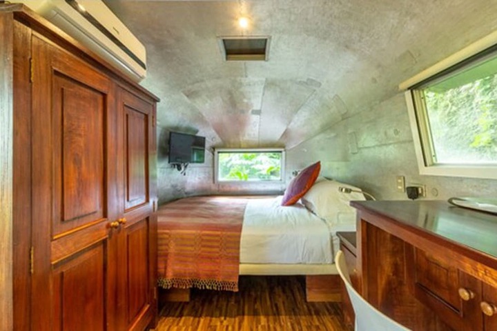 Room 10 of 84