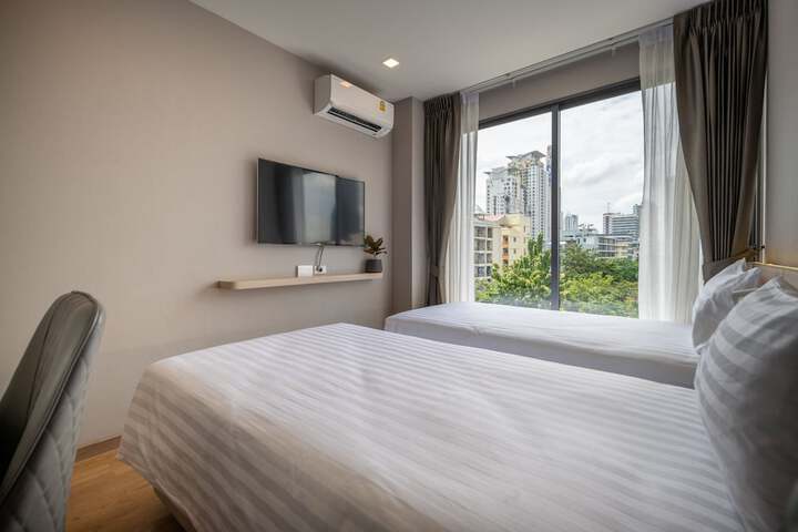 Room 14 of 40