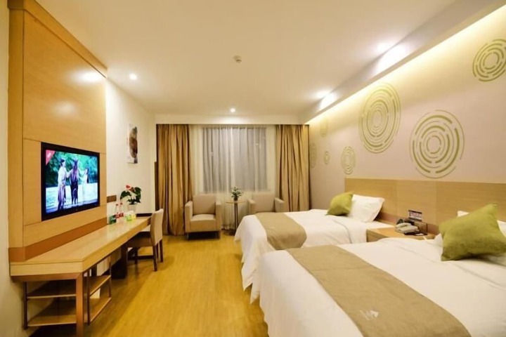 Room 13 of 22