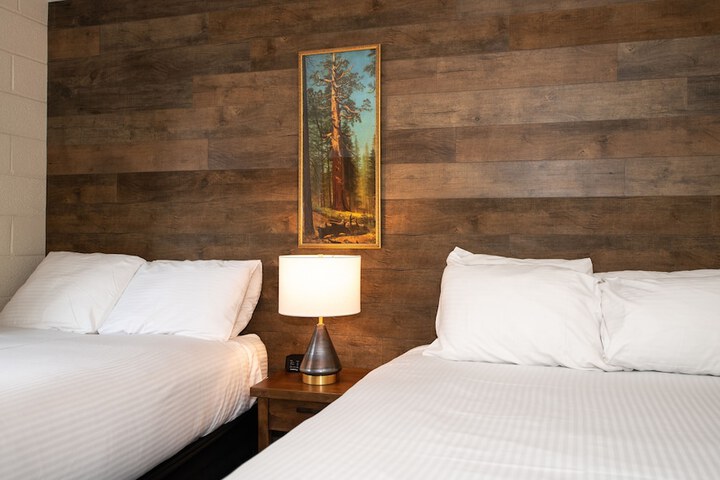 Room 2 of 85