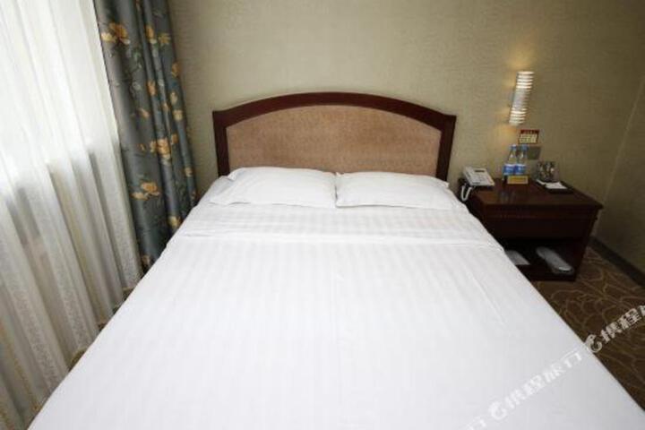 Huashipai Business Hotel