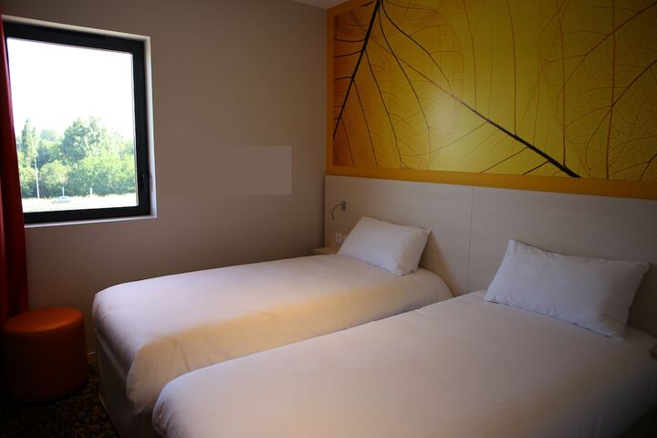Room 10 of 78