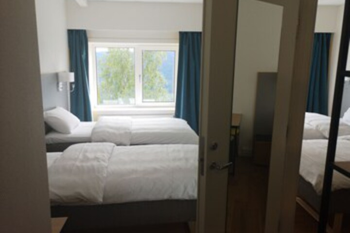Room 34 of 46