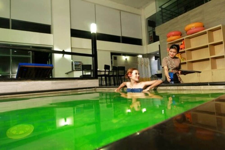 Pools & Facilities