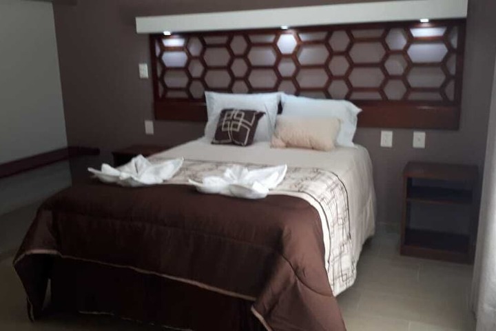 Room 2 of 8