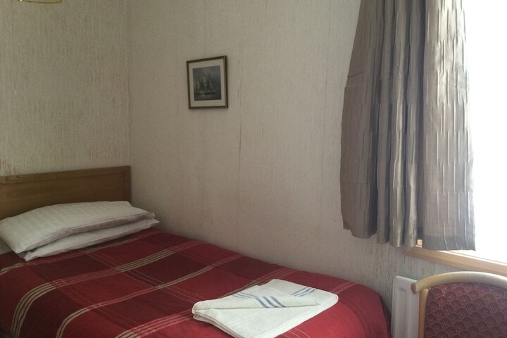 Room 49 of 170