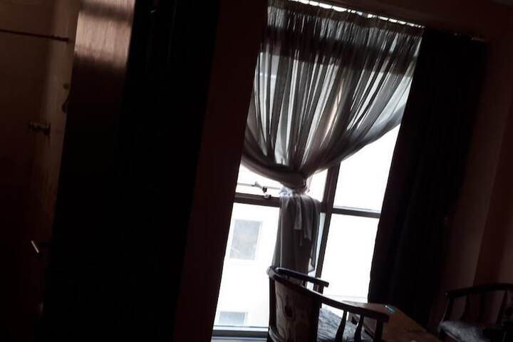 Room 4 of 16