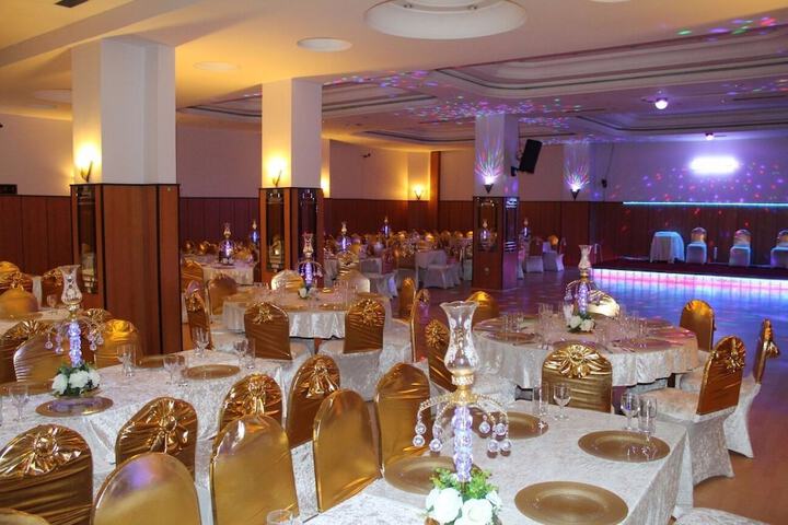 Ballroom/Hall 30 of 34