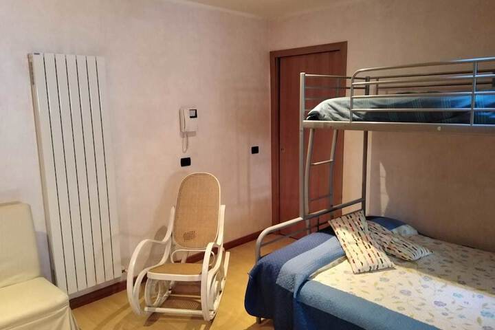 Room 6 of 65