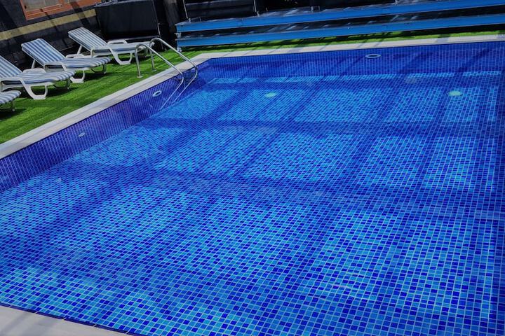 Pool 15 of 28